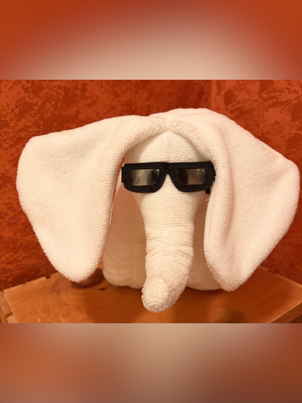 Disney Cruise Lines White Towel Elephant Wearing Sunglasses Plush Stuffie 12"